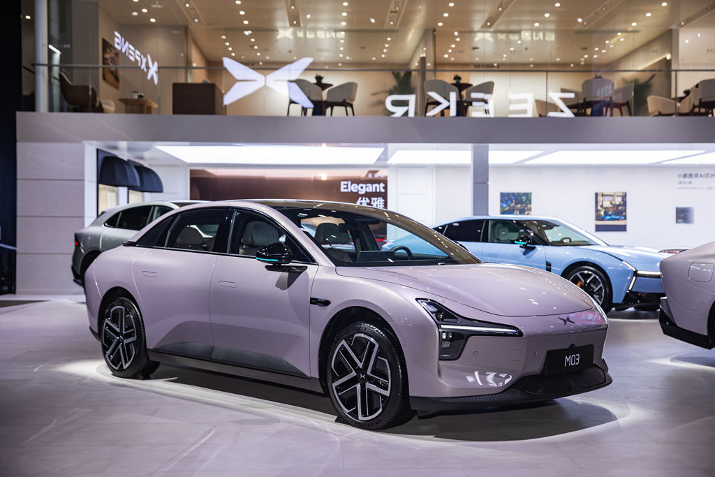 Showcasing an All-Star Lineup of AI Technology at the Chengdu Auto Show! XPeng Motors’ Booth Booms with Popularity, and the All-New XPeng P7 Takes the Center Stage!
