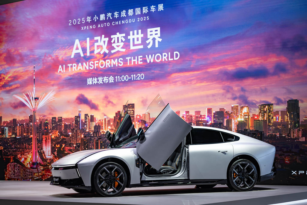 Showcasing an All-Star Lineup of AI Technology at the Chengdu Auto Show! XPeng Motors’ Booth Booms with Popularity, and the All-New XPeng P7 Takes the Center Stage!