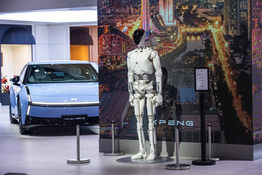 Showcasing an All-Star Lineup of AI Technology at the Chengdu Auto Show! XPeng Motors’ Booth Booms with Popularity, and the All-New XPeng P7 Takes the Center Stage!