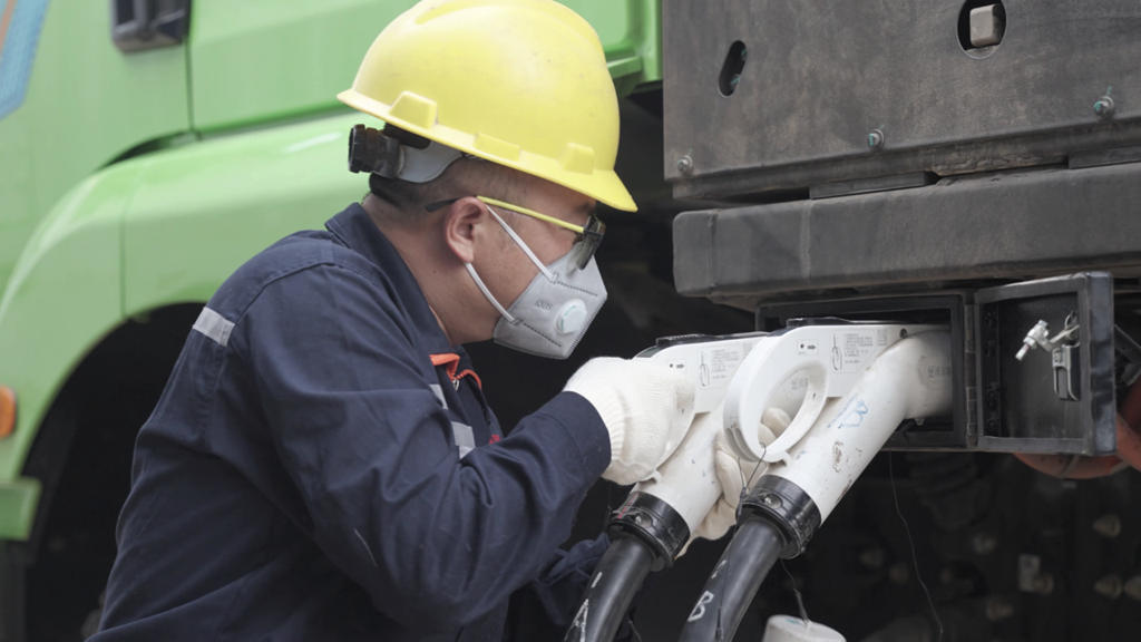 Shacman H3000ᵉ: A New Experience in Cement Transport