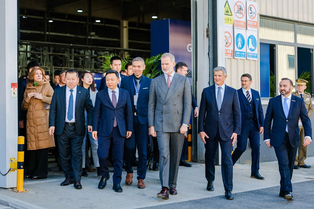 西班牙国王费利佩六世为享界 S9T 驻足：它“非常美”