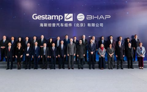 西班牙国王费利佩六世为享界 S9T 驻足：它“非常美”