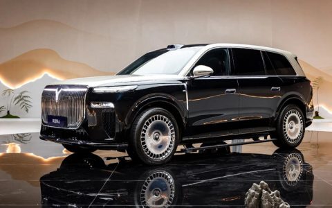 "Climb to the Pinnacle" of the Luxury Six-Seat SUV Market: Dongfeng VOYAH Taishan Launches! Priced from 379,900 Yuan to 509,900 Yuan