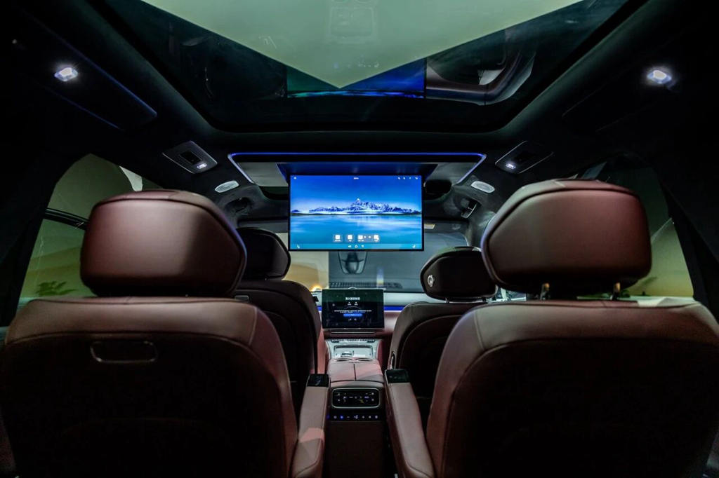 "Climb to the Pinnacle" of the Luxury Six-Seat SUV Market: Dongfeng VOYAH Taishan Launches! Priced from 379,900 Yuan to 509,900 Yuan