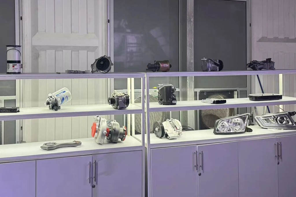 中国重汽闪耀亮相墨西哥全国商用车制造商协会展会