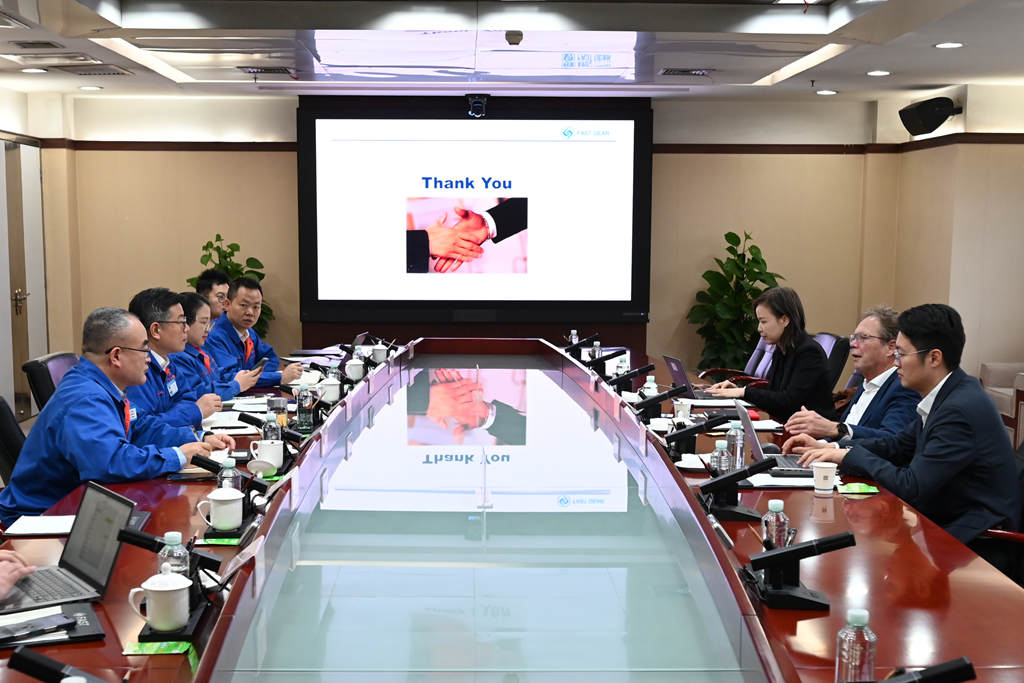 法士特马旭耀董事长会见佩卡集团客人