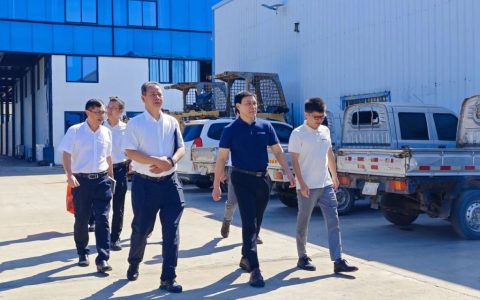 玉柴李汉阳率队走访柬埔寨市场