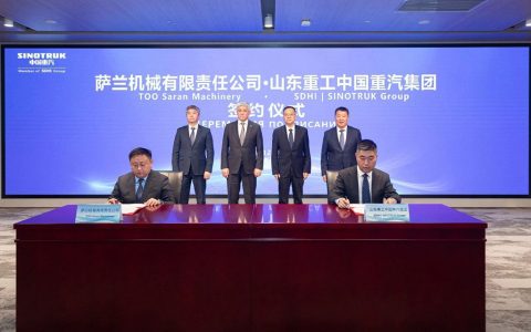 山东重工王志坚与哈萨克斯坦卡拉干达州州长布列克帕耶夫举行会见并签约