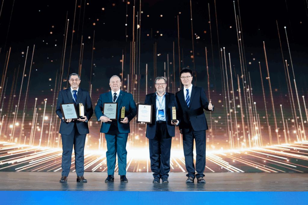 “国际化跃迁”提速 400台猛士M817海外版启运中东！