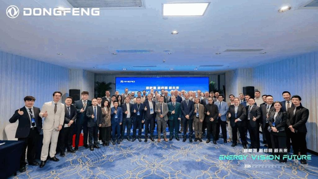 “国际化跃迁”提速 400台猛士M817海外版启运中东！