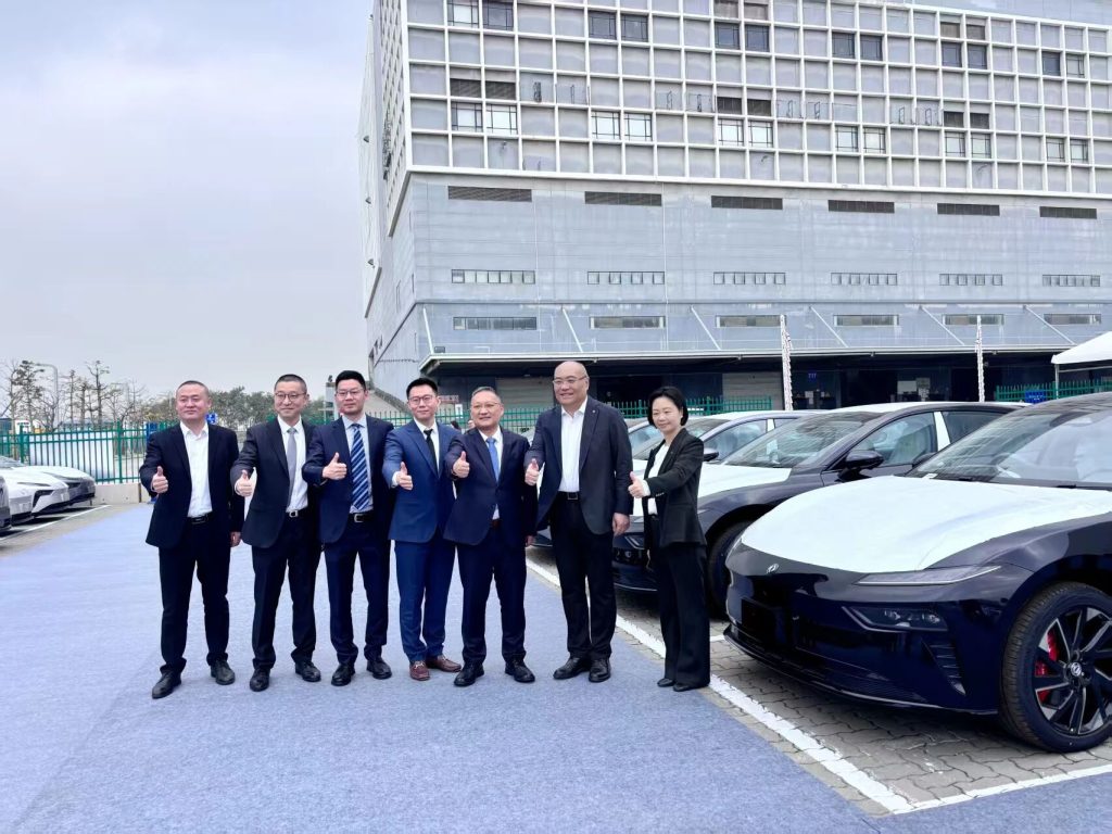 东风进出口助力深港汽车开通计划，跨境汽车贸易驶入“快车道”！