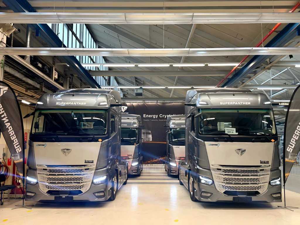 速豹 eTOPAS 600电动重卡首批下线并通过德国标准单车认证！