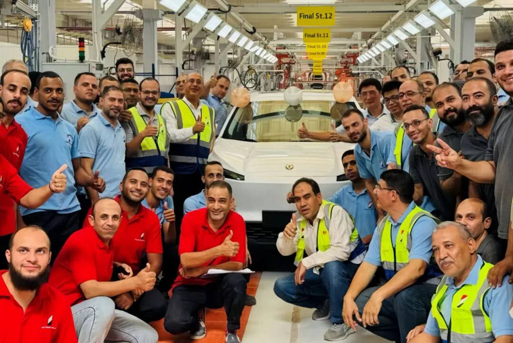 东风进出口公司乘用车海外事业部12月出口汽车总量22172辆，同比增长271%