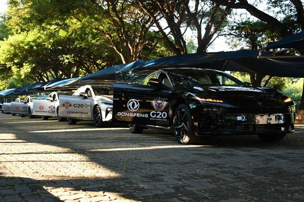 东风进出口公司乘用车海外事业部12月出口汽车总量22172辆，同比增长271%