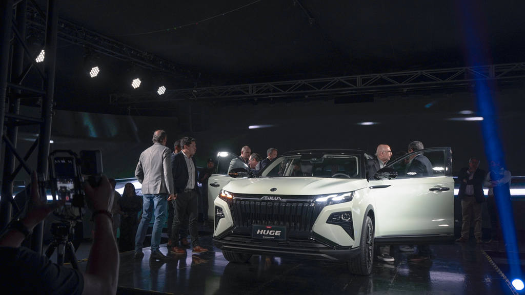 东风进出口公司乘用车海外事业部12月出口汽车总量22172辆，同比增长271%