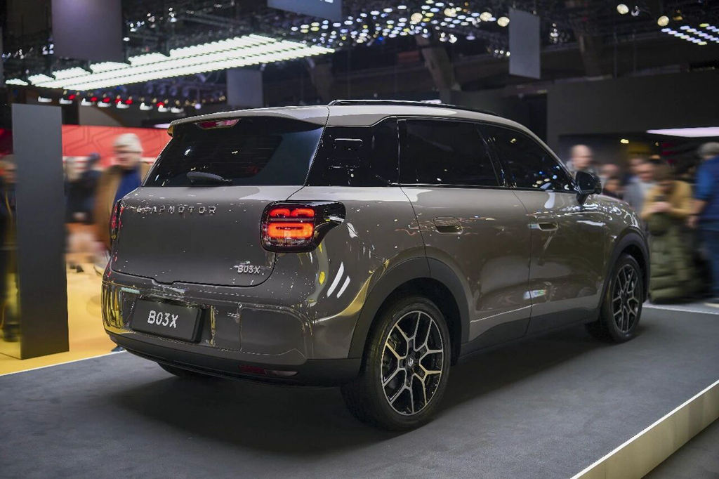 零跑A10亮相2026布鲁塞尔车展