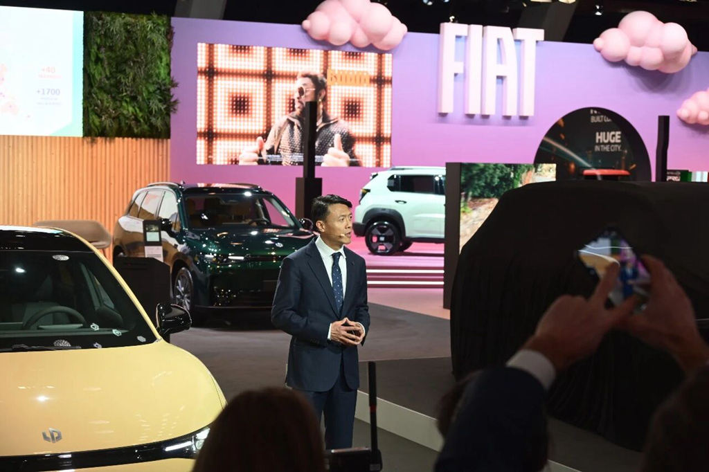 零跑A10亮相2026布鲁塞尔车展