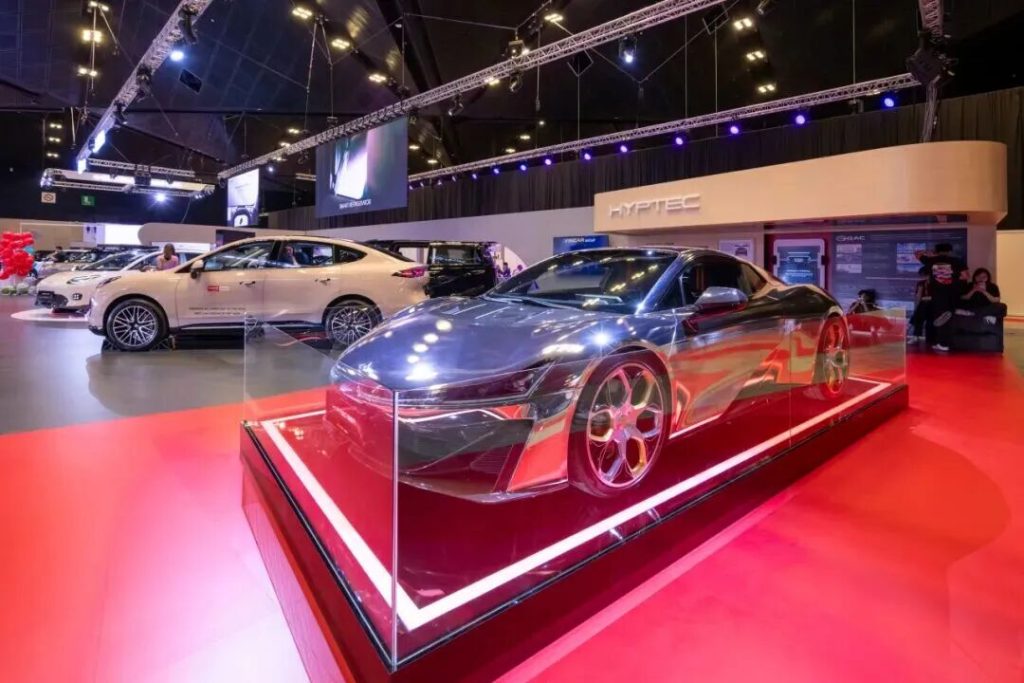 全维实力焕新都市出行！埃安UT新加坡上市，重塑都市纯电新标杆