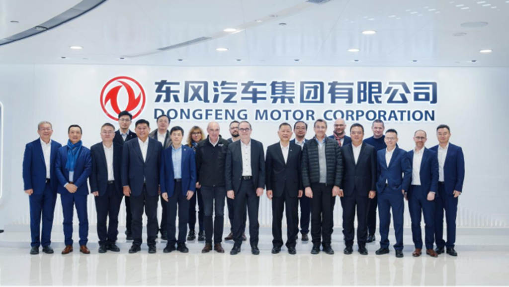 雷诺集团首席执行官福兰一行到访东风