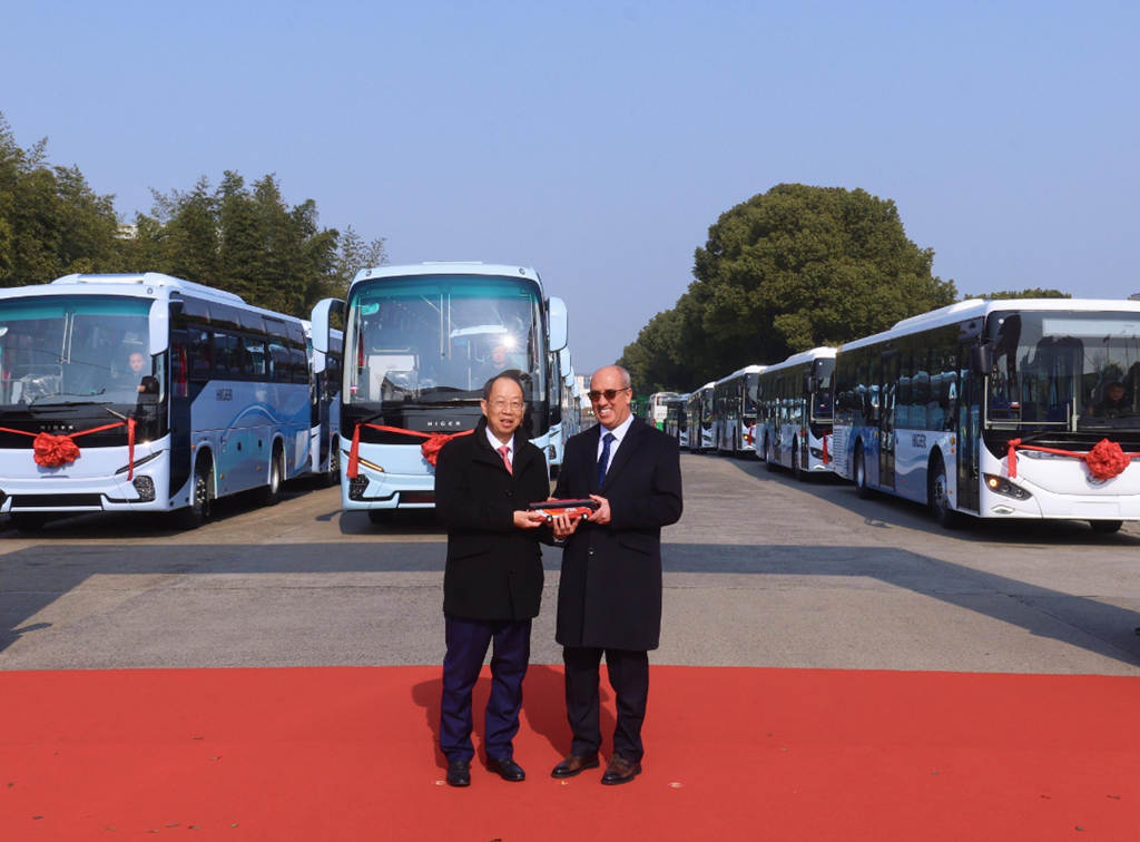 开门红!15亿!3000台苏州金龙海格客车启程阿尔及利亚