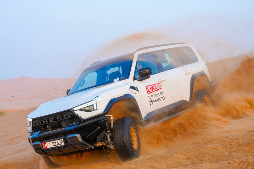 征战沙漠!东风进出口公司乘用车海外事业部携M817海外版亮相利瓦国际艺术节