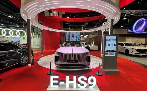 红旗E-HS9右舵新加坡车展首秀告捷 高端市场运营扎实起步