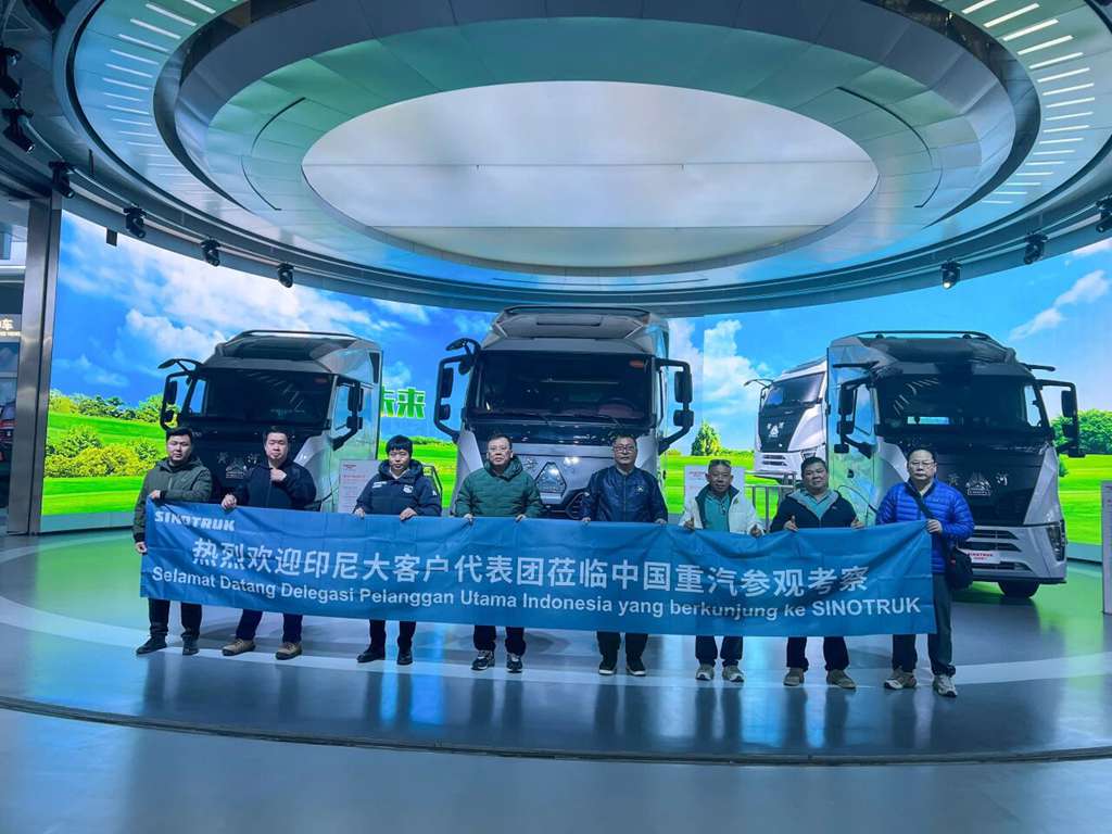 印尼大客户到中国重汽考察交流 锁定500台车意向订单