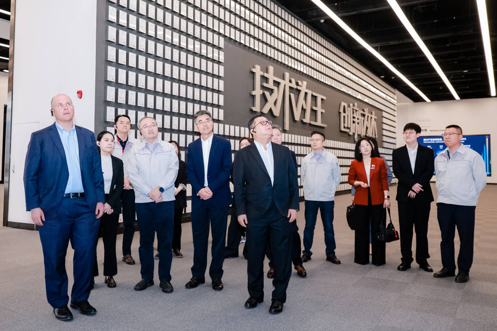 强强联手共拓混动未来，比亚迪与埃克森美孚签署战略合作备忘录