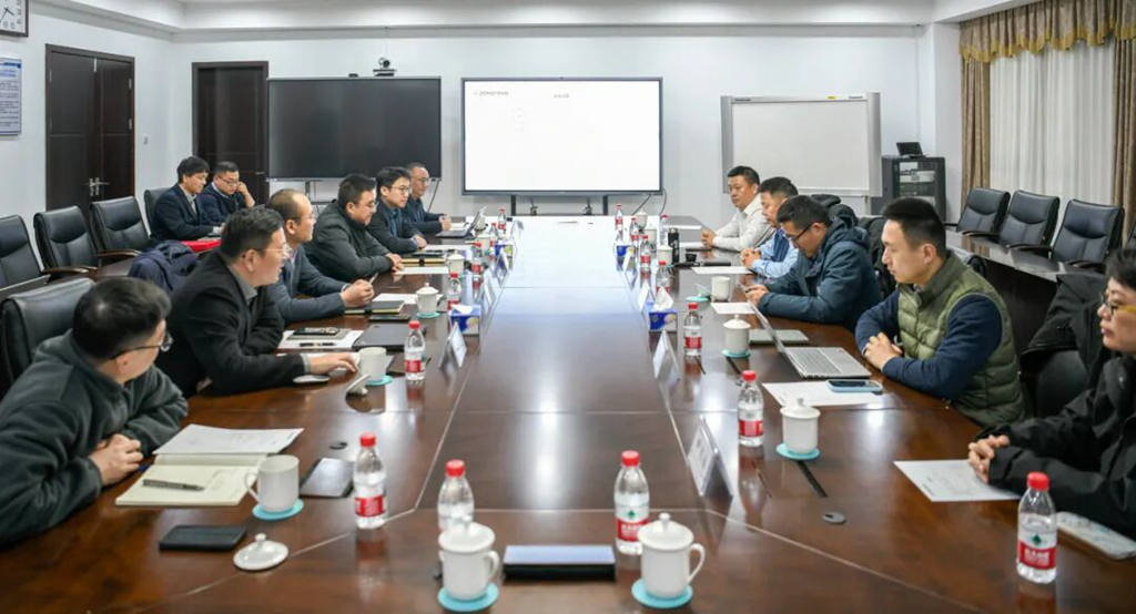 强强联手！东风进出口公司与安徽卡罗特公司战略签约，共拓海外市场