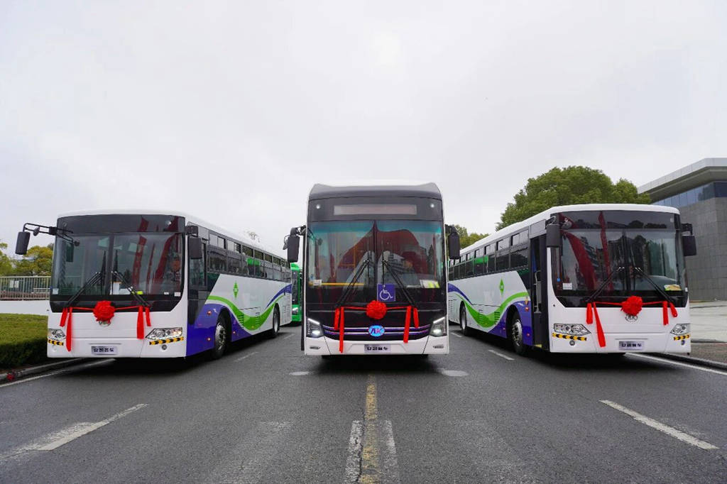 六十载深耕致远，安凯客车驭风出海，驰骋全球！