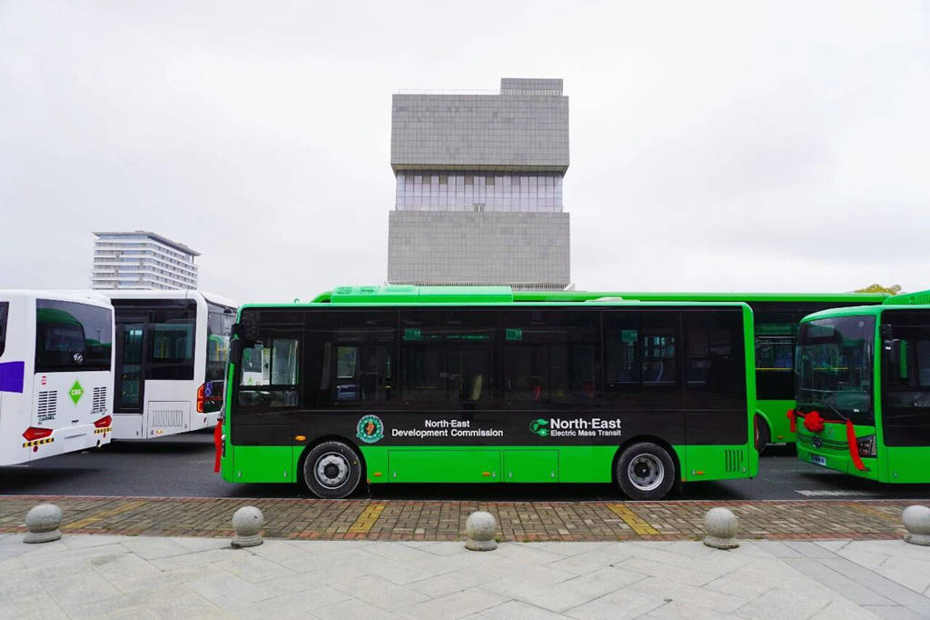 六十载深耕致远，安凯客车驭风出海，驰骋全球！