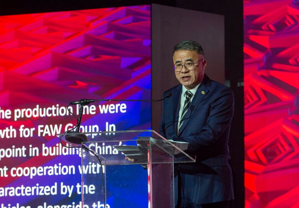 中国高端重卡再下一城，解放J7在南非上市