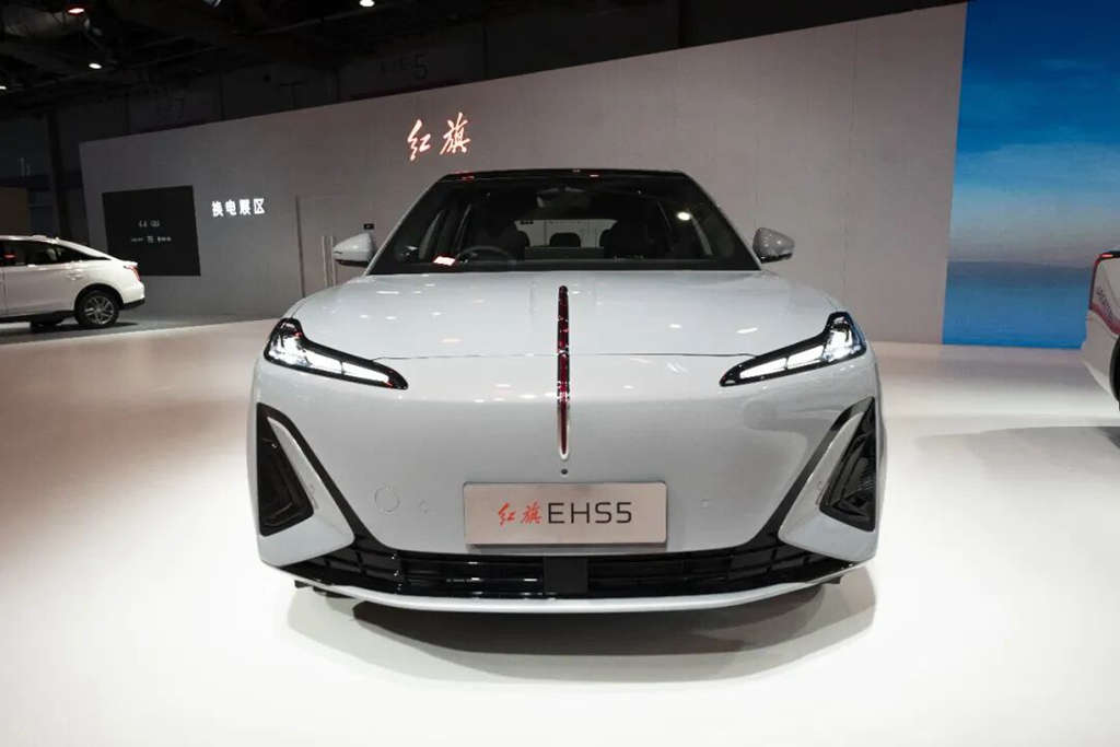 全球化战略全速进阶，“为全球用户造好车” 红旗品牌2026香港车博会开启右舵元年