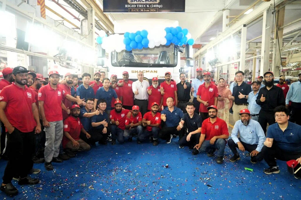 SHACMAN Pakistan CKD Project Celebrates First Truck Rollout