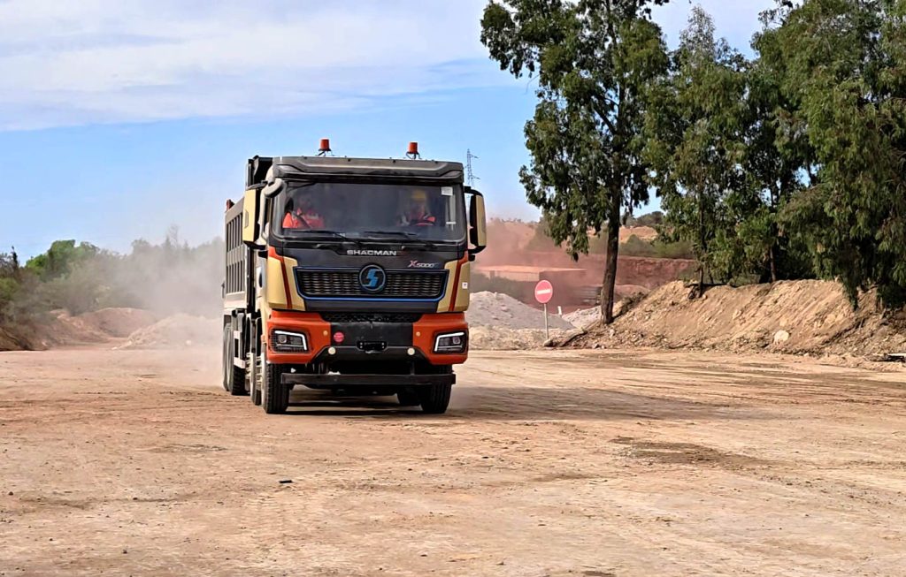 Slashing Energy Costs by 75%: SHACMAN X5000e EV Reshapes North Africa's Heavy-Duty Short Haul