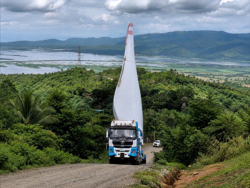 SHACMAN X5000: Hauling 100-Tonne Turbine Blades Across the Southeast Asian Mountainous Areas