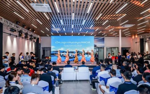 一汽奔腾悦意03&07双车在柬埔寨成功上市