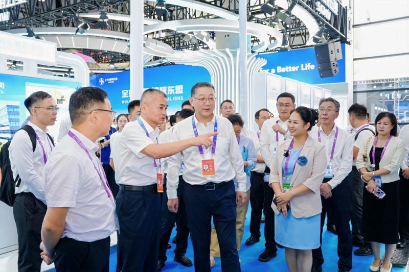 智启零碳出海，东风柳汽乘龙全新产品矩阵登陆东博会