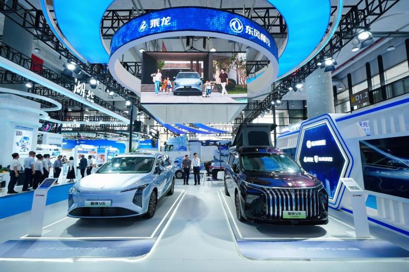 智启零碳出海，东风柳汽乘龙全新产品矩阵登陆东博会