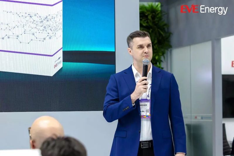 亿纬锂能开源电池AI Battery亮相2026 IAA