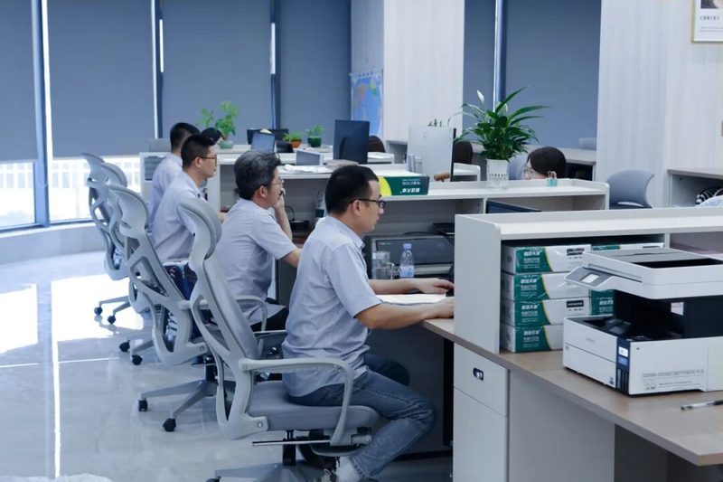 金旅客车全球营销中心正式启用，集团领导考察鼓劲