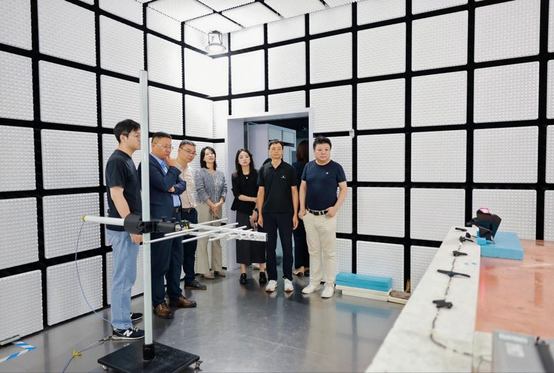凌艾未来科技与TÜV莱茵举行目击实验室授牌仪式